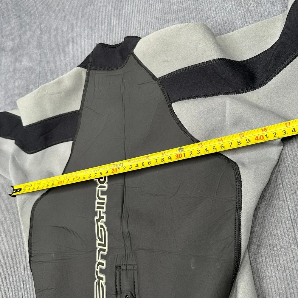 Quiksilver Wetsuit Top Long Sleeve Grey Black Logo Surf Rash‎ Guard Mock Neck
